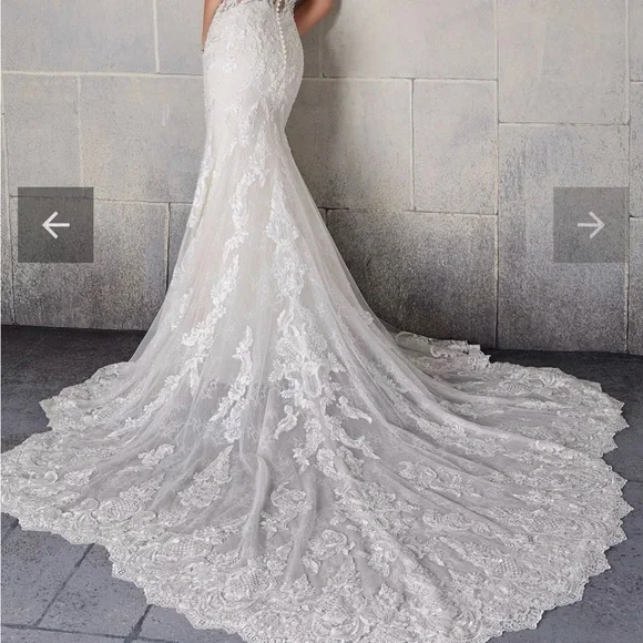New dress never been used.